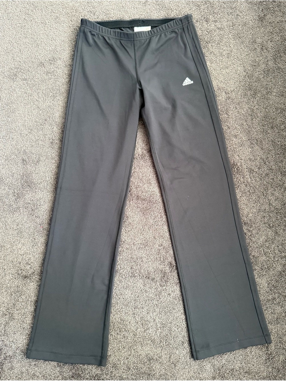 Women’s 2005 “Adidas” Low Waisted Black Yoga/Track Pants -Size Medium- RARE 🖤